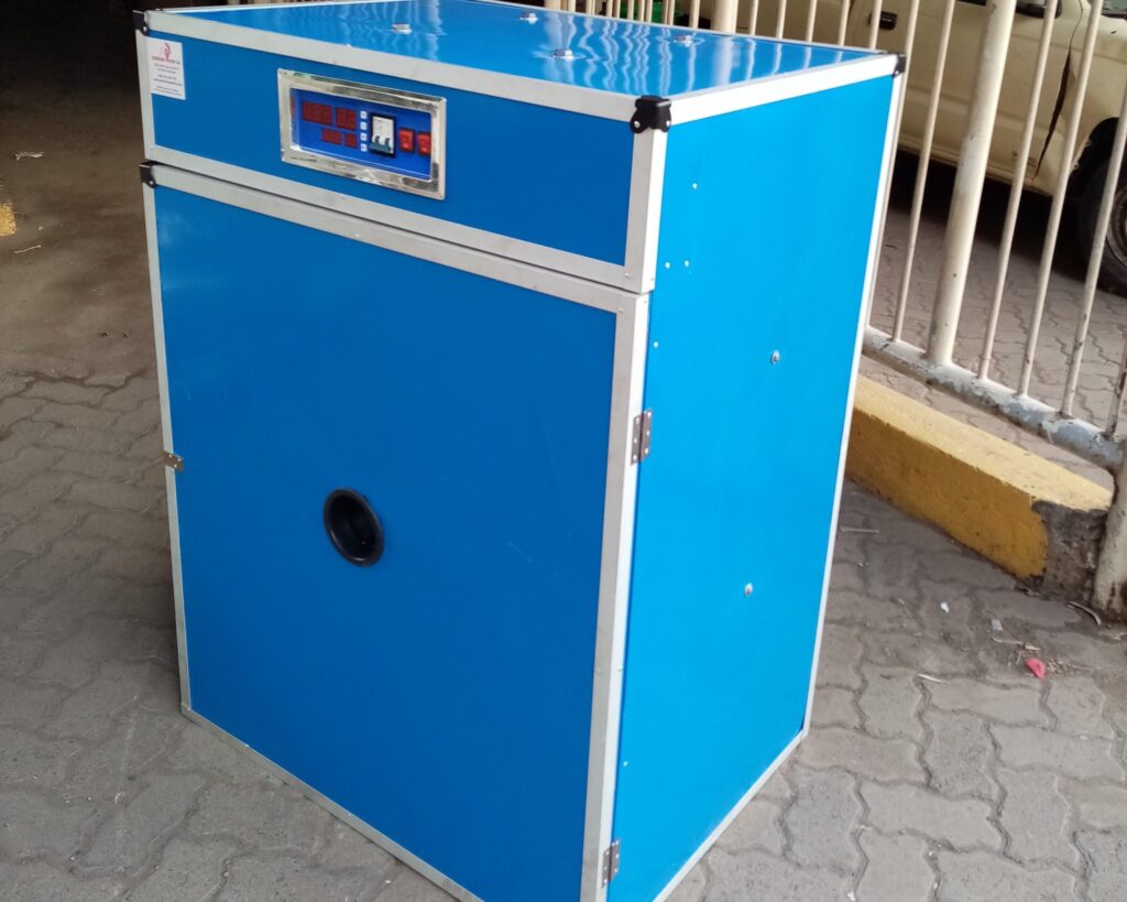 Incubator electricity consumption FarmHatch